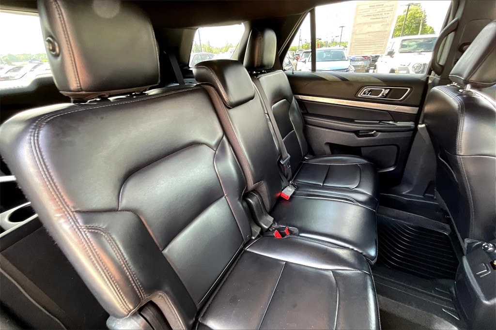 2019 Ford Explorer XLT - Photo 15