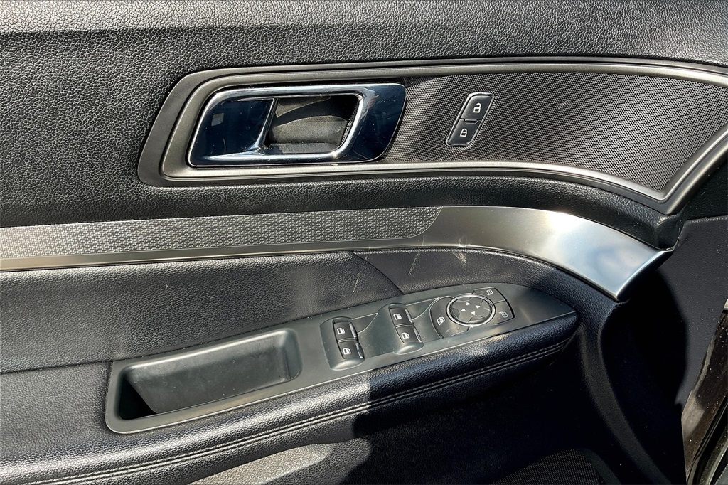2019 Ford Explorer XLT - Photo 38