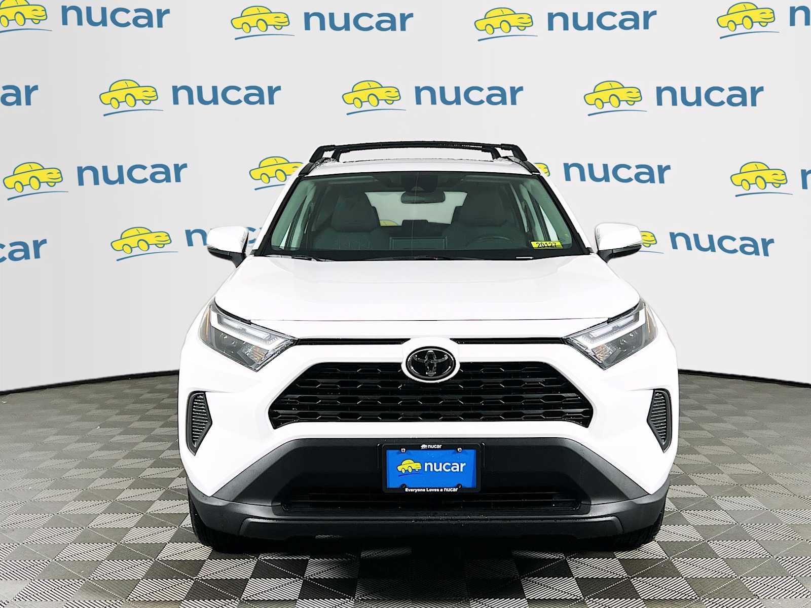 2025 Toyota RAV4 Hybrid XLE - Photo 2