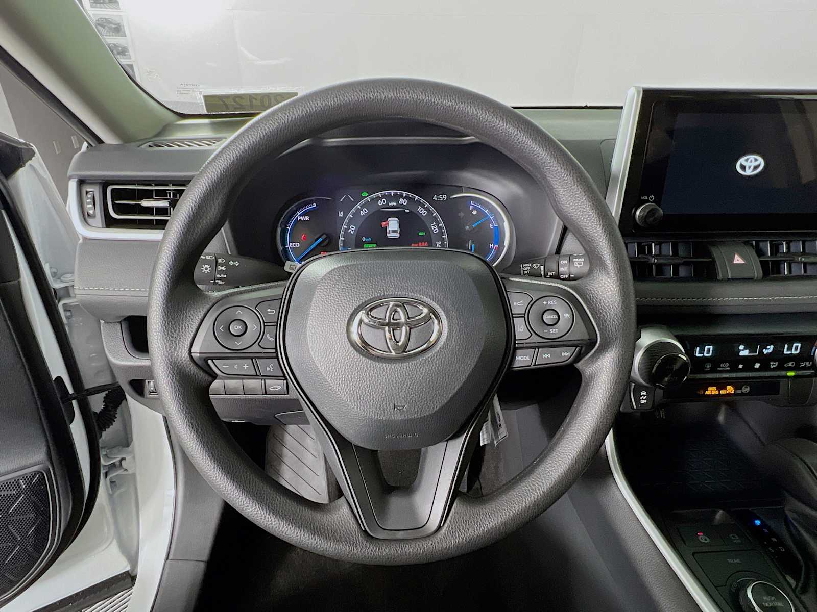 2025 Toyota RAV4 Hybrid XLE - Photo 7