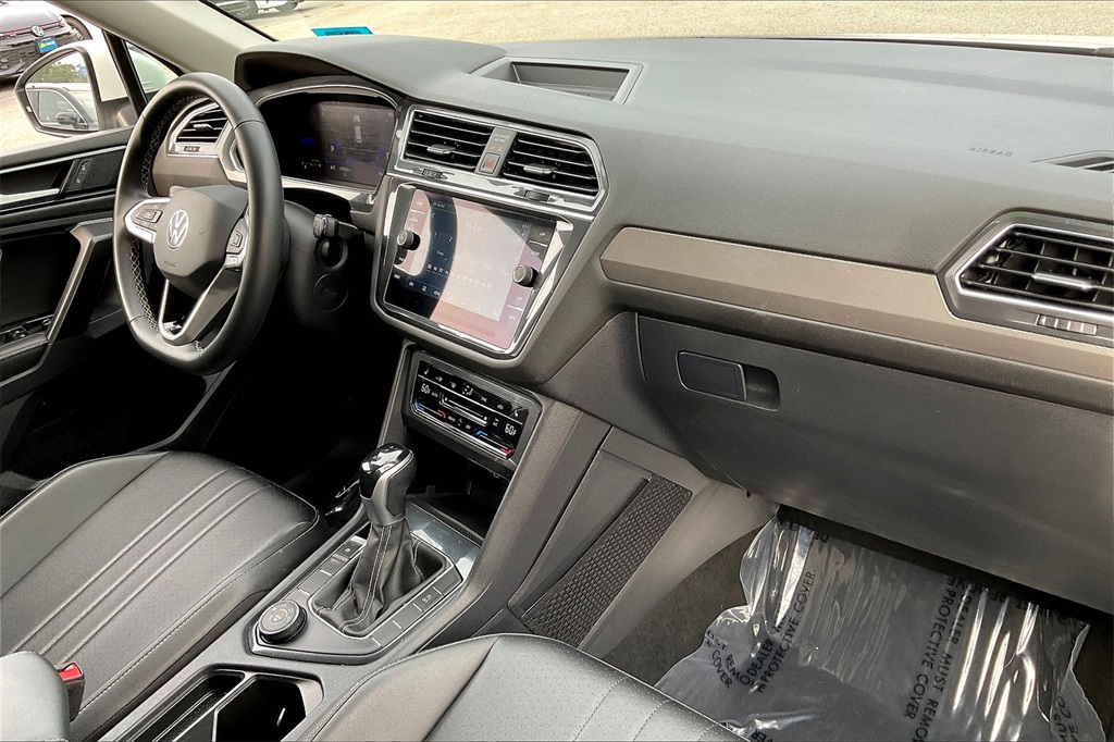 2022 Volkswagen Tiguan 2.0T SE - Photo 13