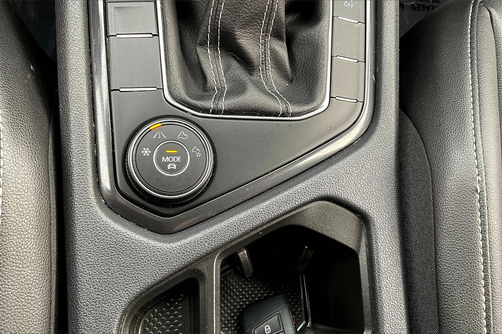 2022 Volkswagen Tiguan 2.0T SE - Photo 32