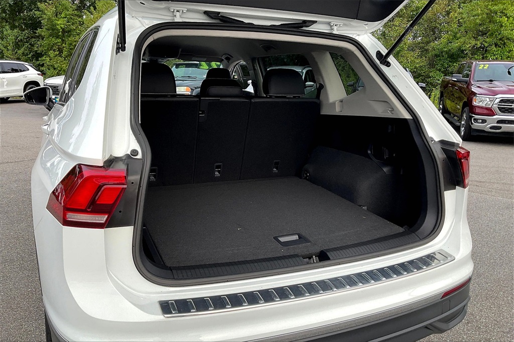 2022 Volkswagen Tiguan 2.0T SE - Photo 34