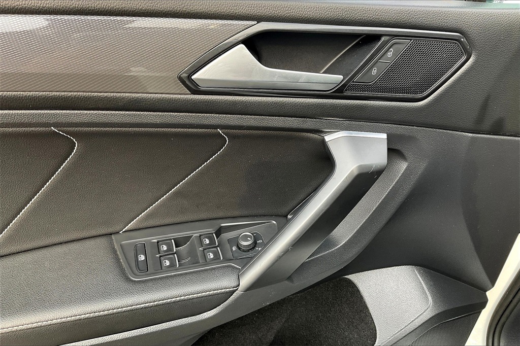 2022 Volkswagen Tiguan 2.0T SE - Photo 36