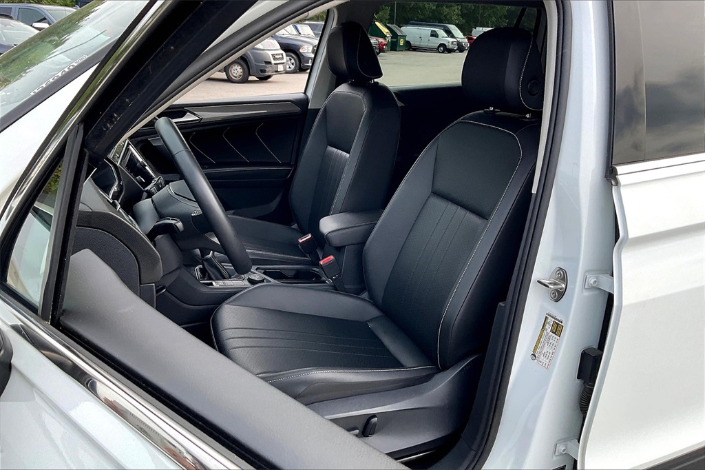 2022 Volkswagen Tiguan 2.0T SE - Photo 9