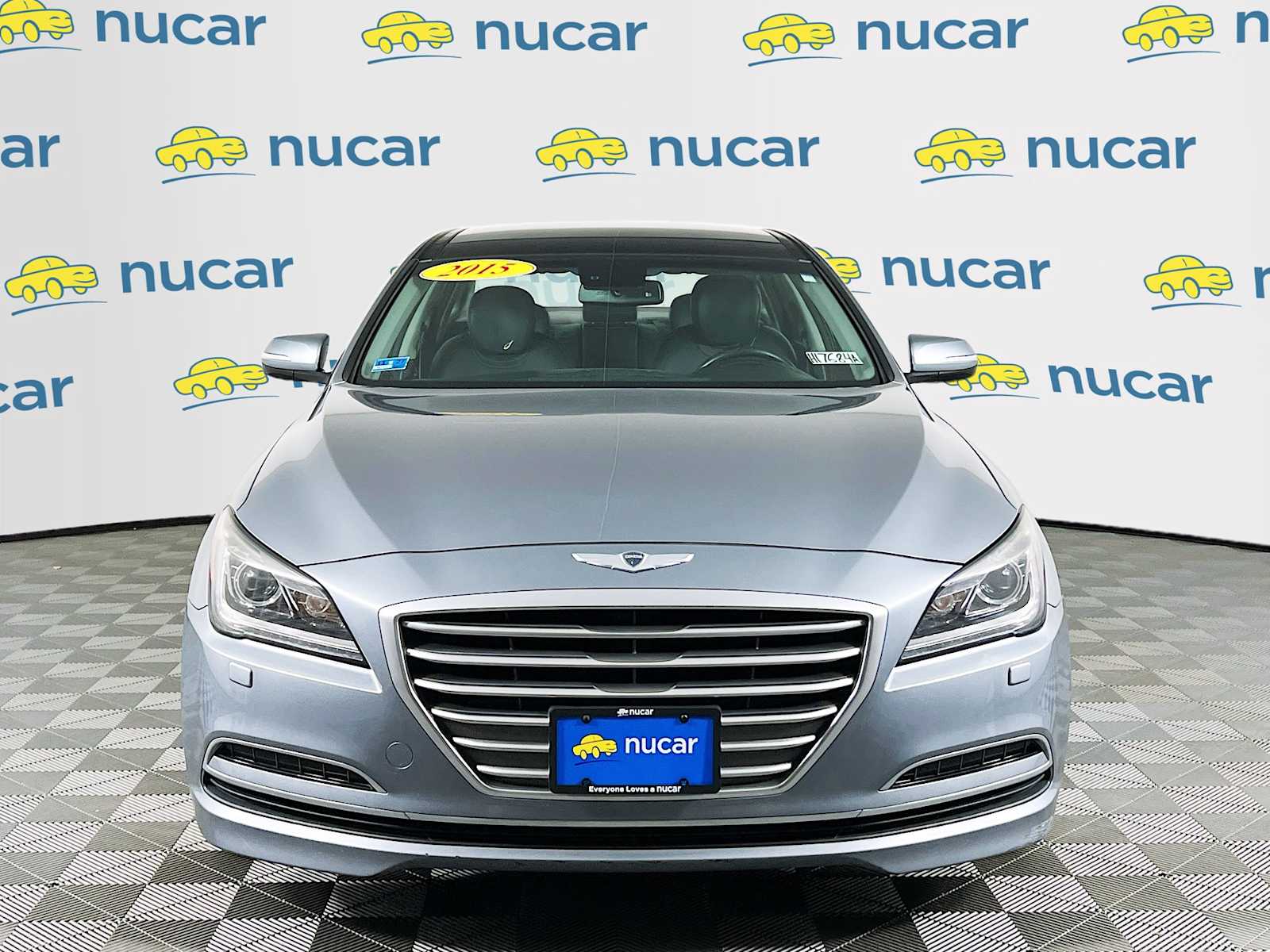 2015 Hyundai Genesis 3.8L - Photo 2
