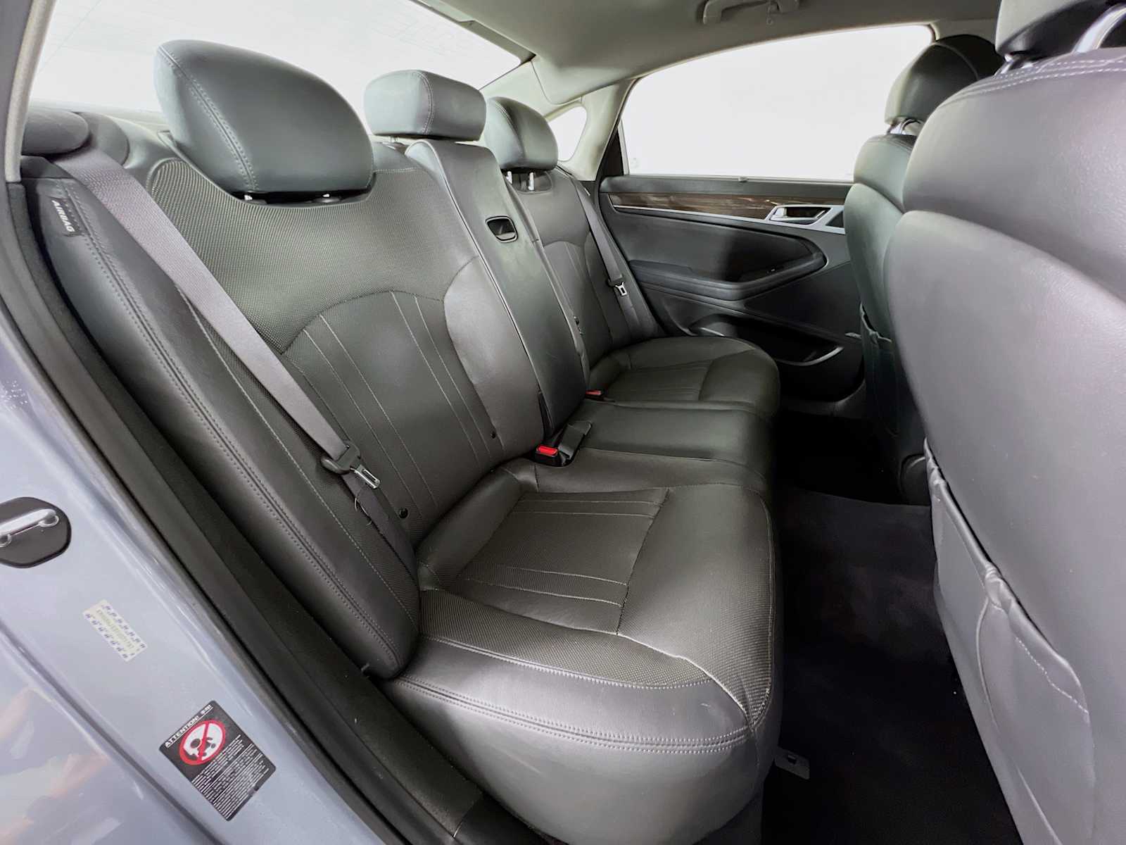 2015 Hyundai Genesis 3.8L - Photo 29