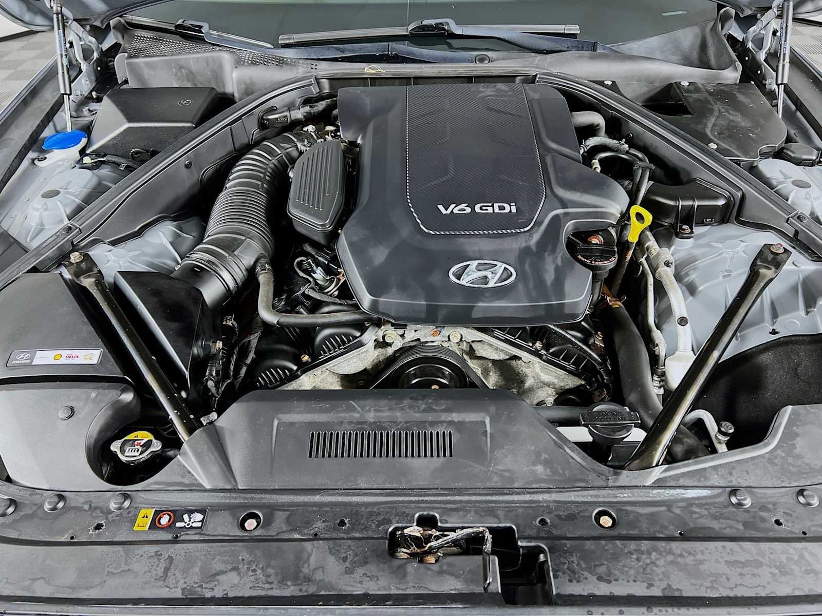 2015 Hyundai Genesis 3.8L - Photo 32