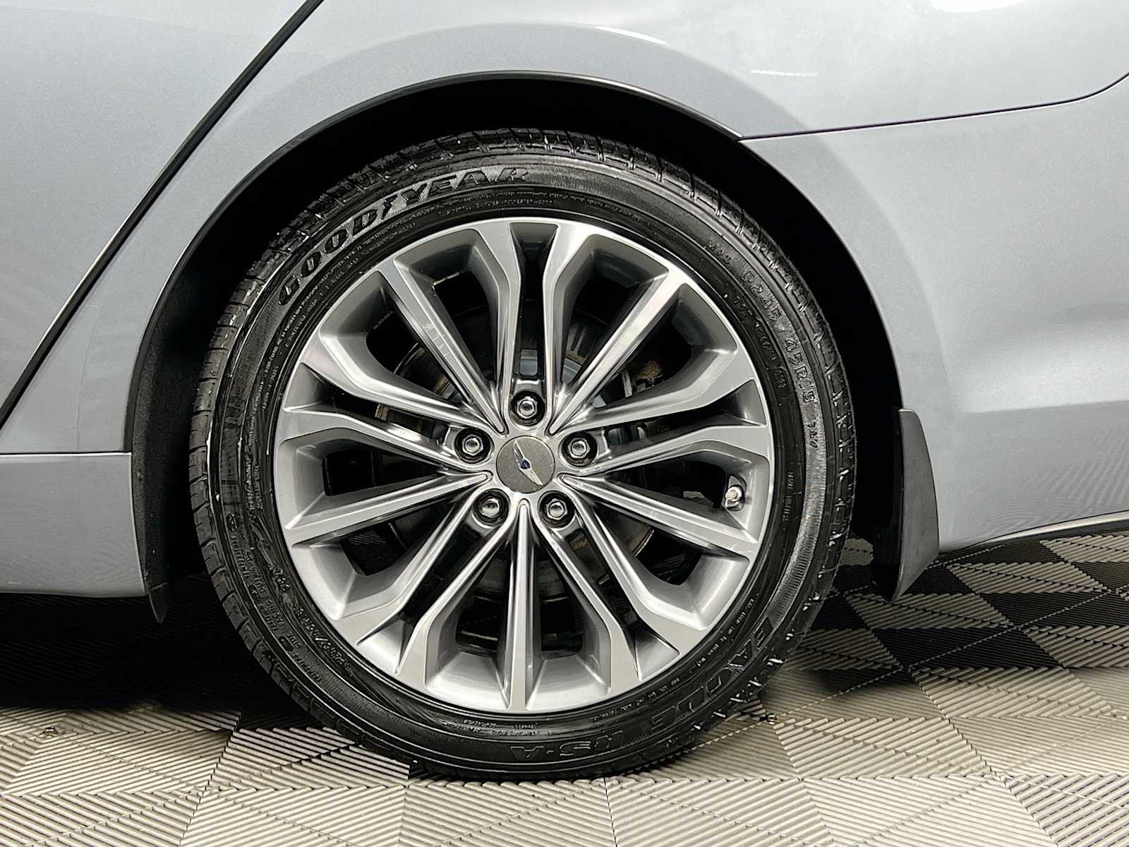 2015 Hyundai Genesis 3.8L - Photo 33