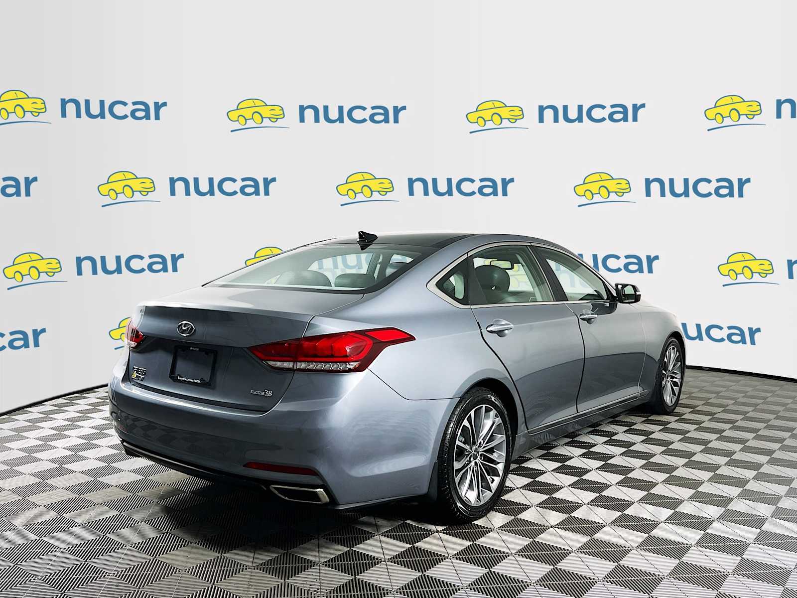 2015 Hyundai Genesis 3.8L - Photo 7