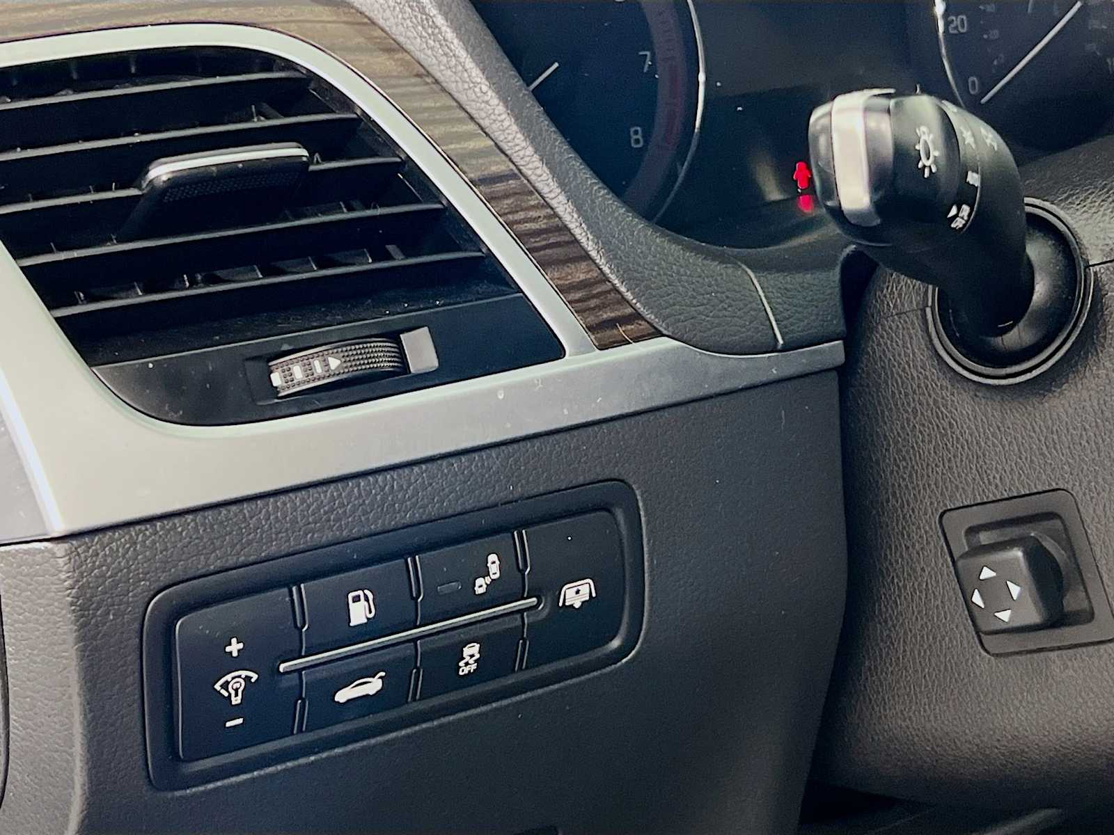 2015 Hyundai Genesis 3.8L - Photo 10