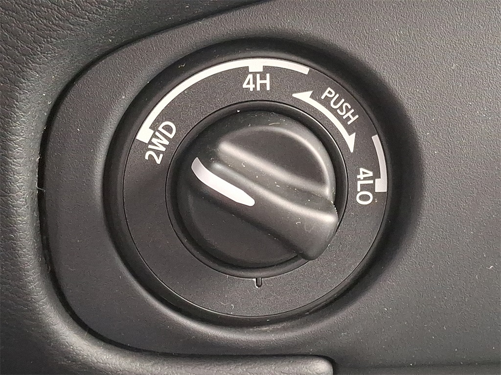 2024 Nissan Frontier SV - Photo 22