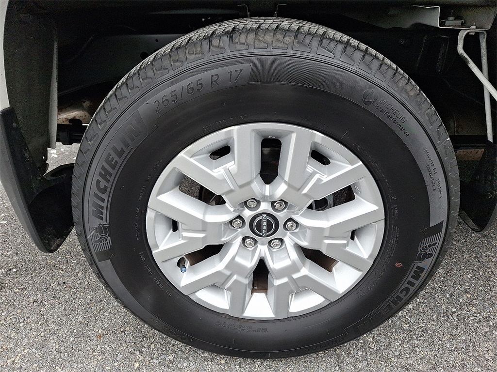 2024 Nissan Frontier SV - Photo 7