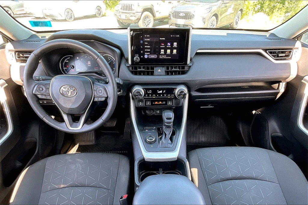 2023 Toyota RAV4 Hybrid XLE - Photo 20