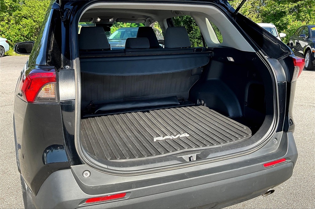2023 Toyota RAV4 Hybrid XLE - Photo 35