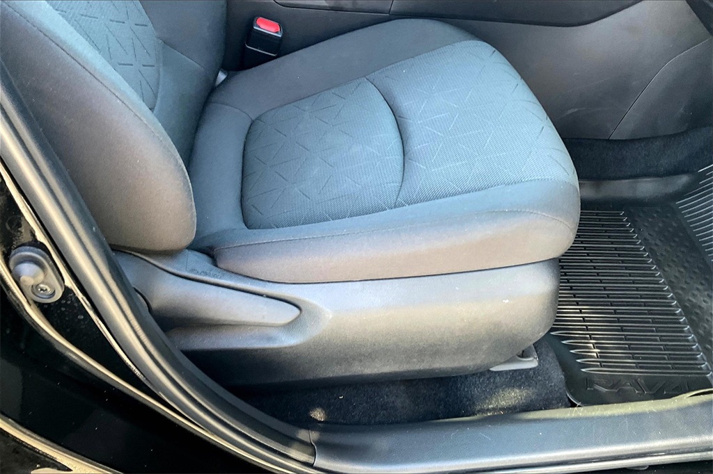 2023 Toyota RAV4 Hybrid XLE - Photo 36