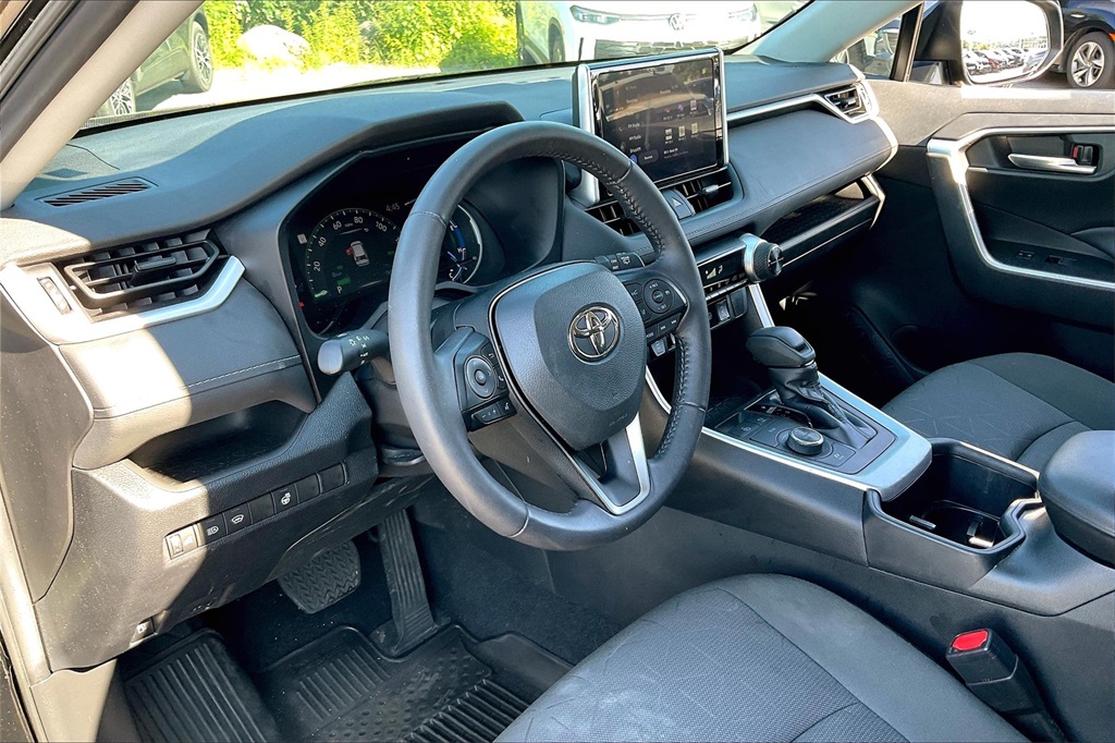 2023 Toyota RAV4 Hybrid XLE - Photo 8