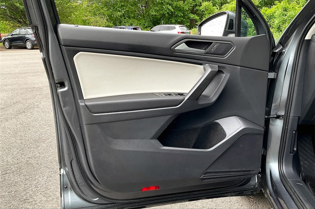 2021 Volkswagen Tiguan 2.0T SE - Photo 9