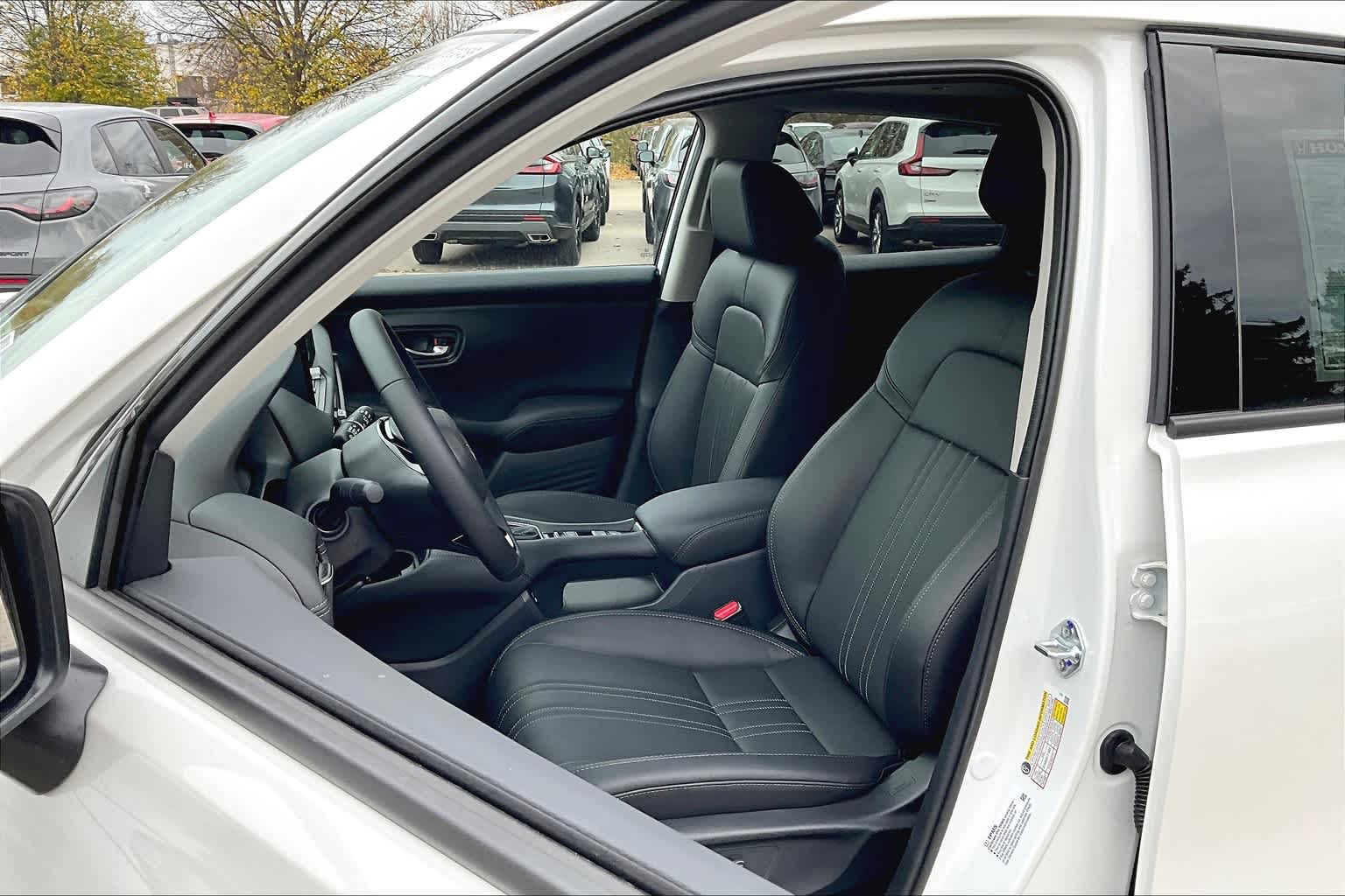 2025 Honda HR-V EX-L - Photo 11