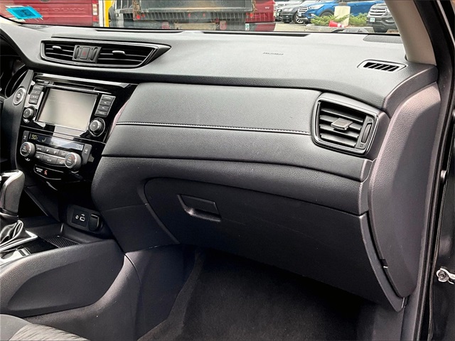 2018 Nissan Rogue SV - Photo 17
