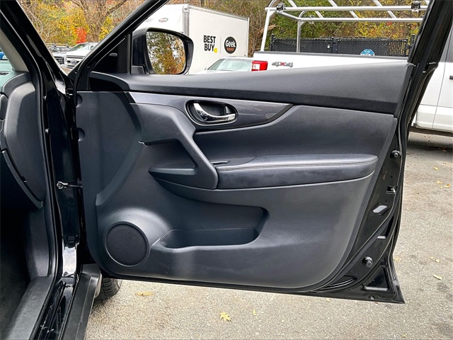 2018 Nissan Rogue SV - Photo 19