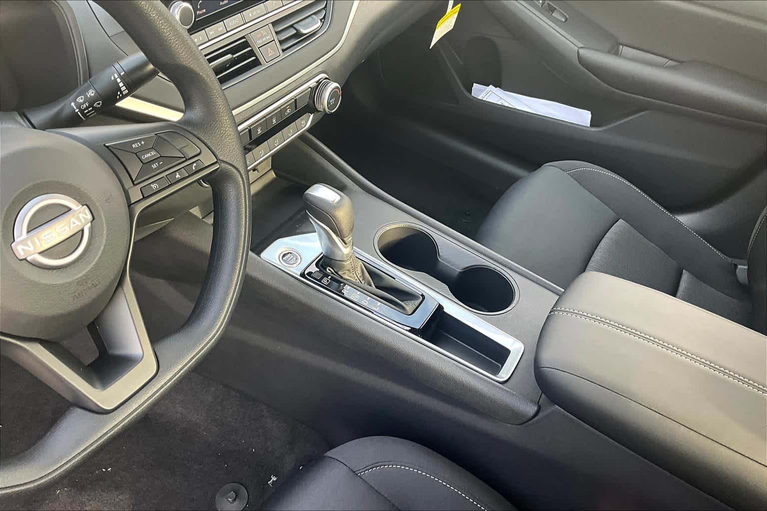 2025 Nissan Altima S - Photo 13