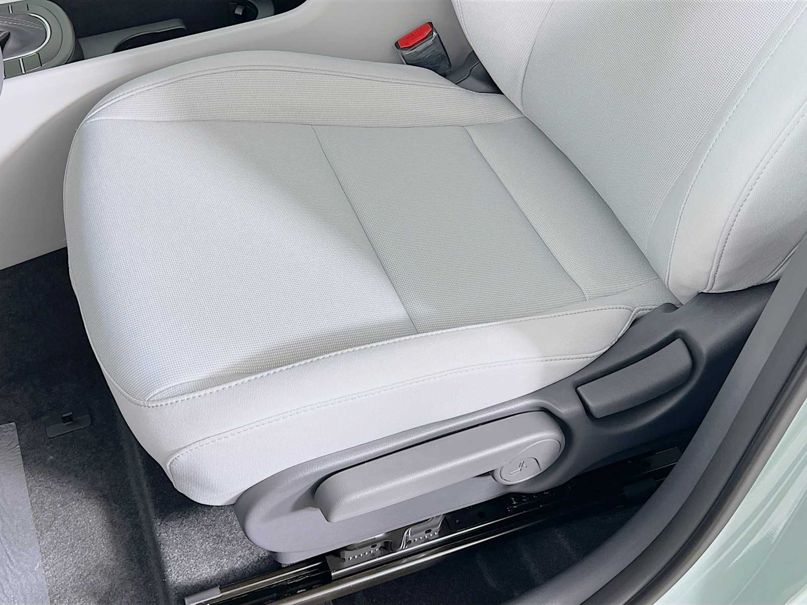 2026 Hyundai Kona SE - Photo 16