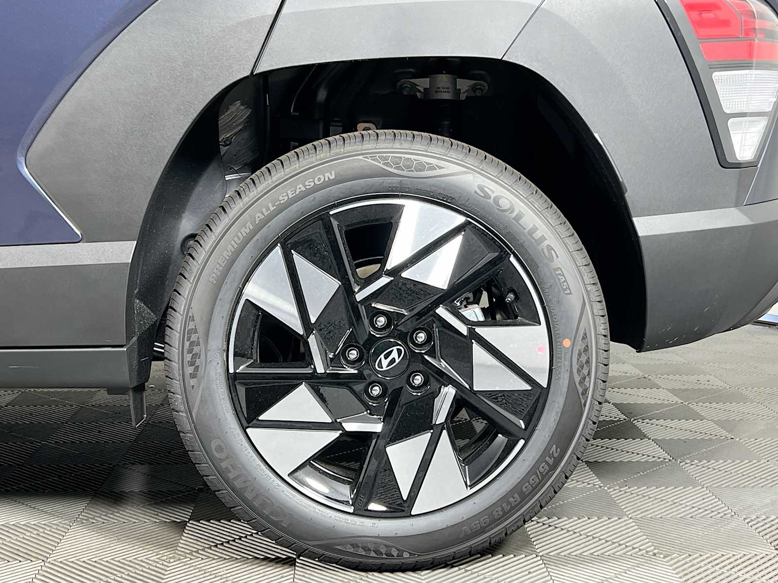2025 Hyundai Kona SEL - Photo 19