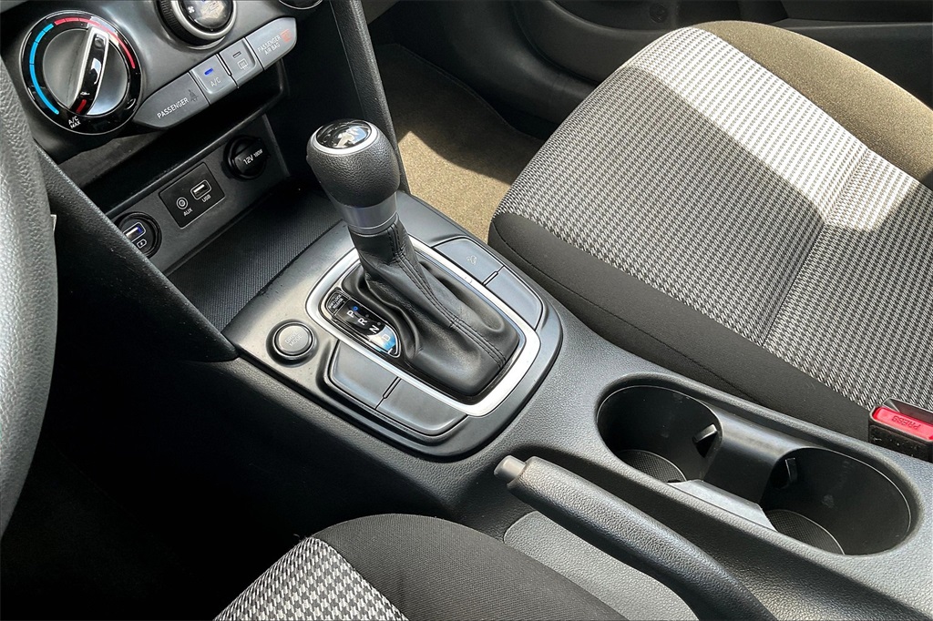 2021 Hyundai Kona SE - Photo 19