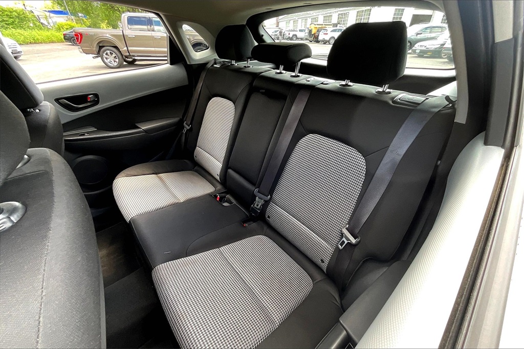 2021 Hyundai Kona SE - Photo 24