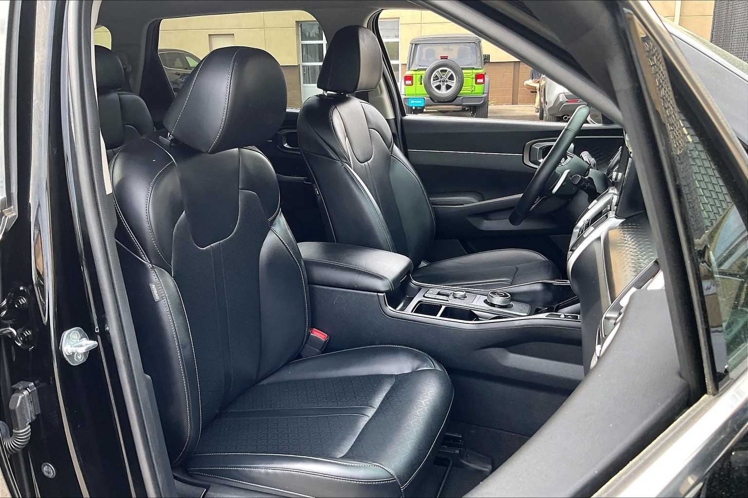 2022 Kia Sorento Hybrid S - Photo 11