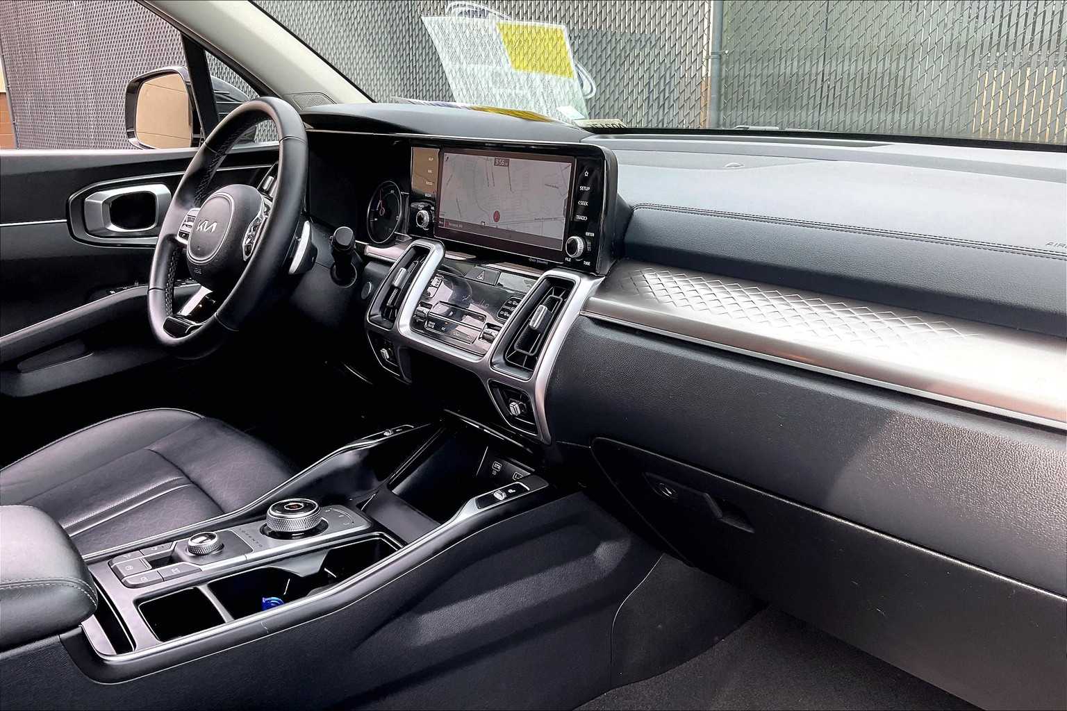 2022 Kia Sorento Hybrid S - Photo 13