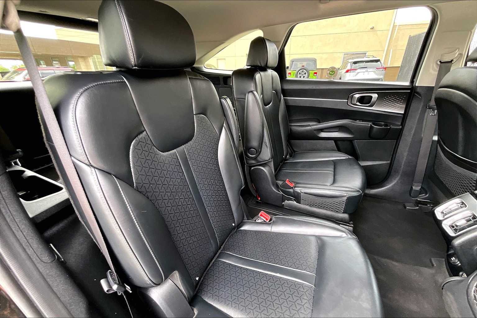 2022 Kia Sorento Hybrid S - Photo 15