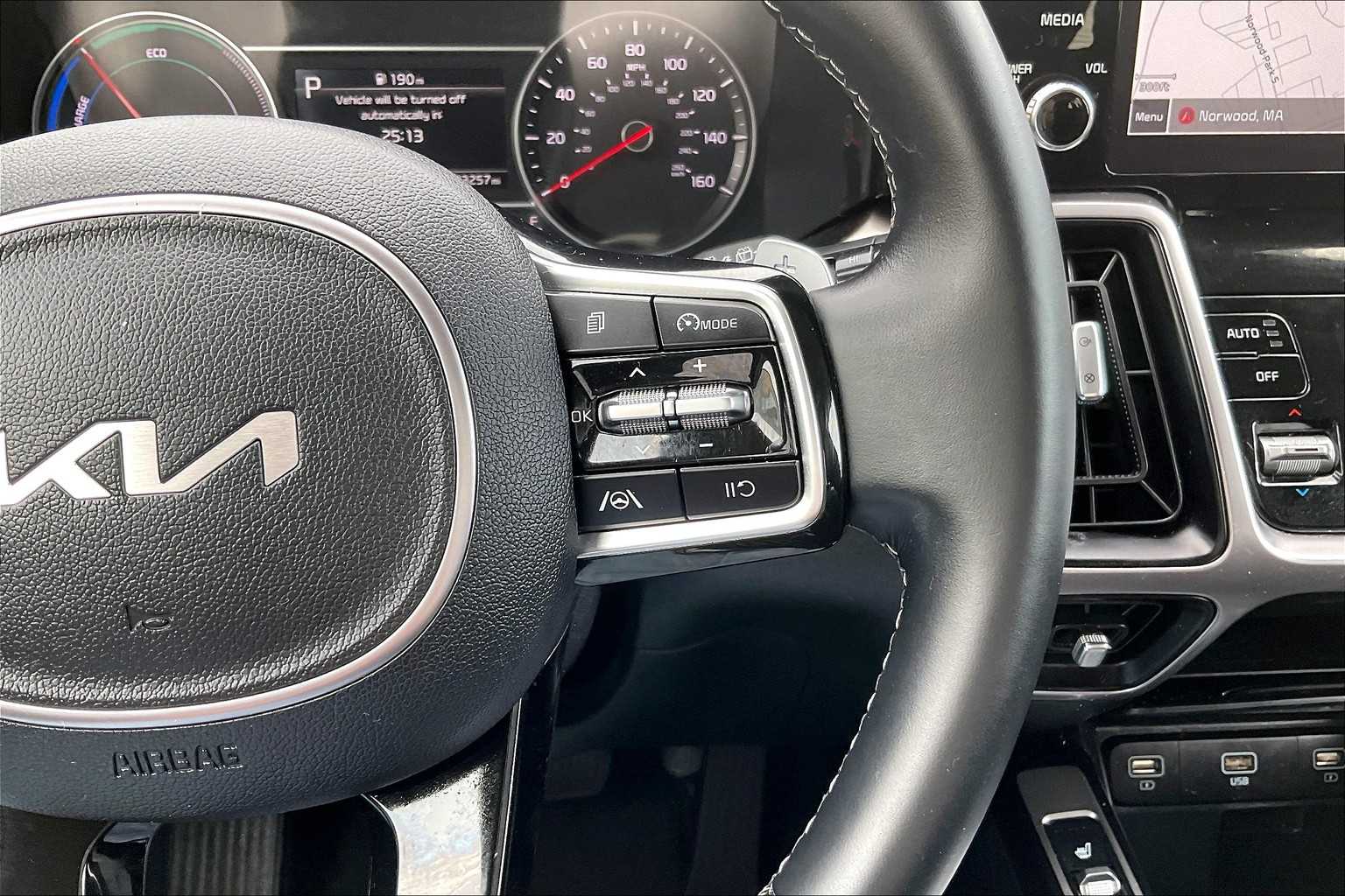 2022 Kia Sorento Hybrid S - Photo 22