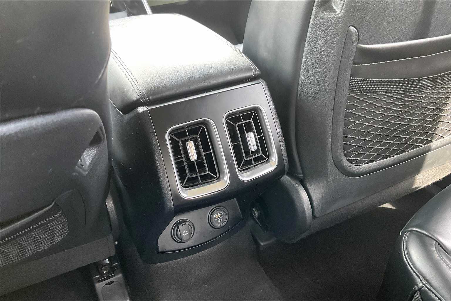 2022 Kia Sorento Hybrid S - Photo 26