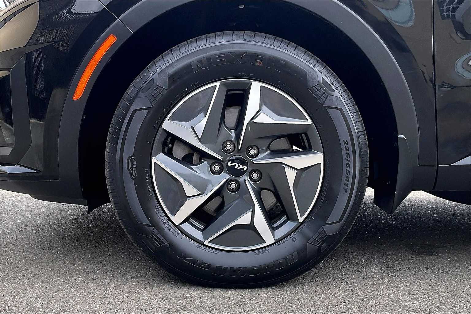2022 Kia Sorento Hybrid S - Photo 7