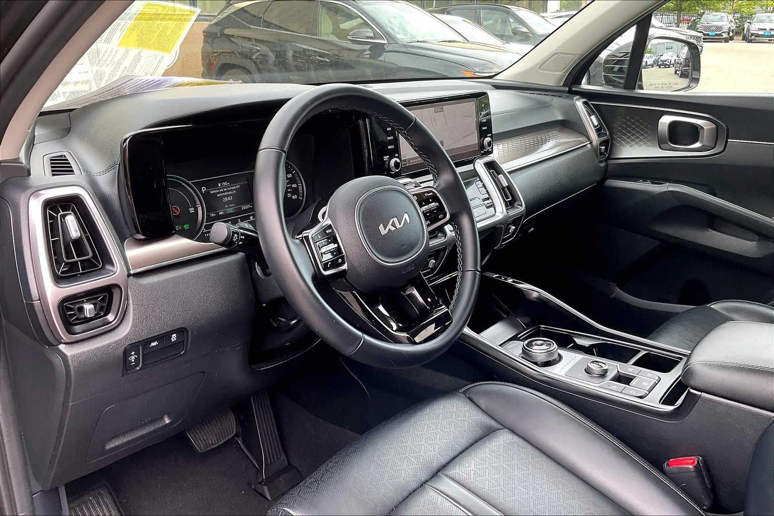 2022 Kia Sorento Hybrid S - Photo 8