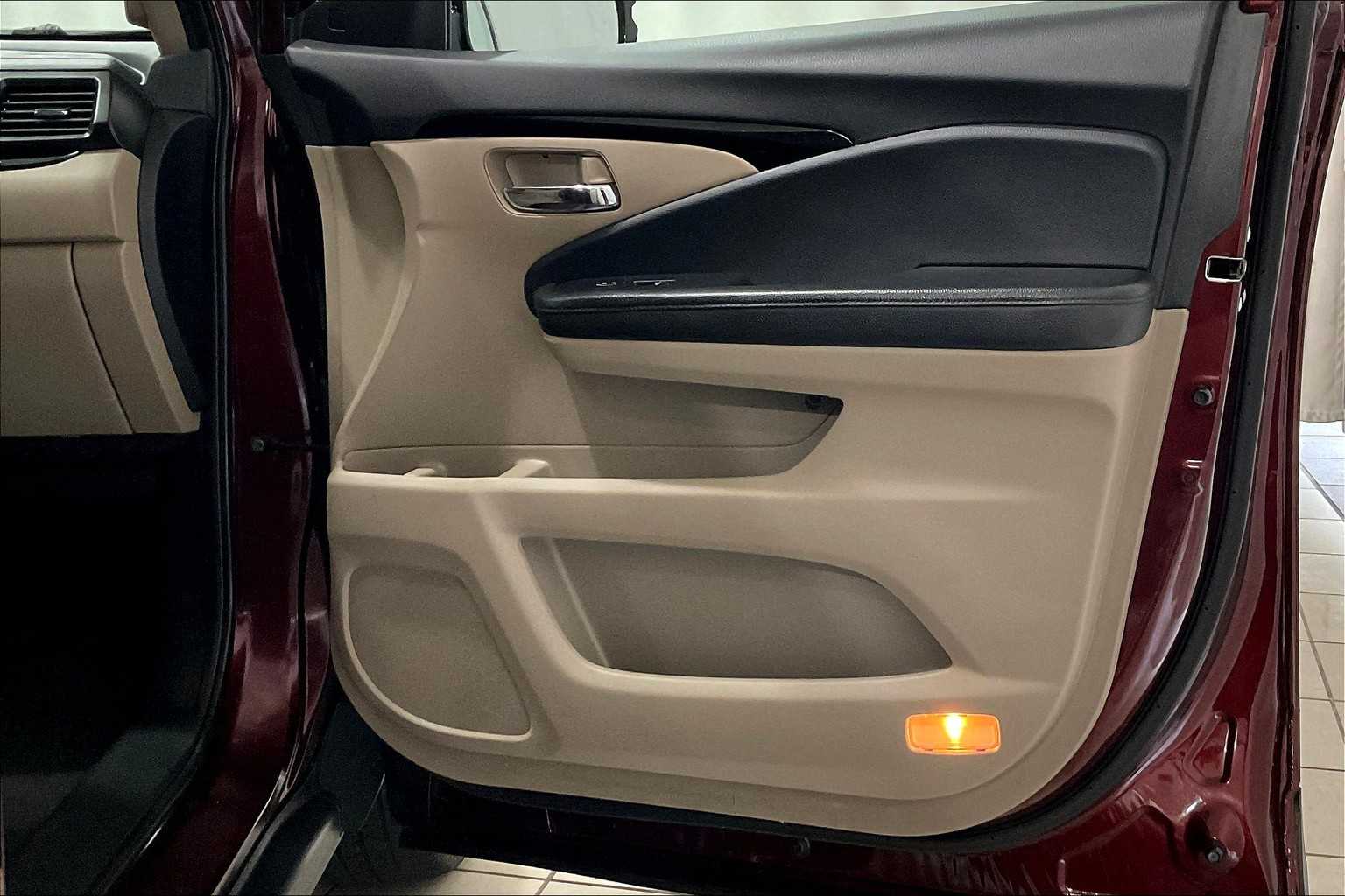 2020 Honda Pilot Touring 8-Passenger - Photo 12