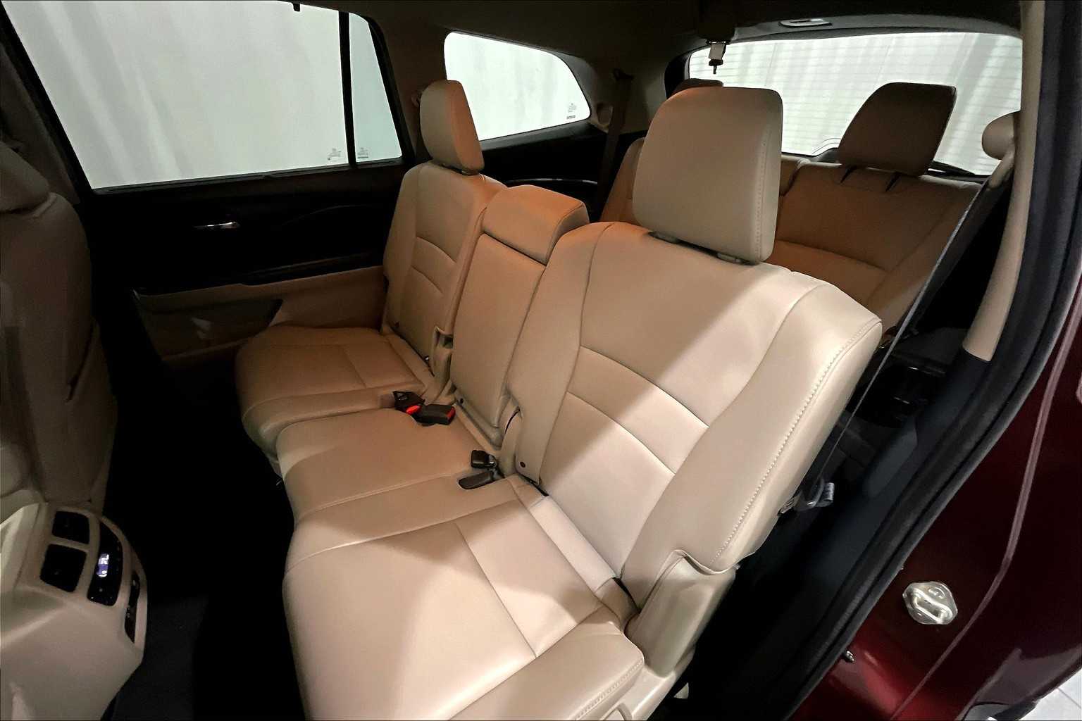 2020 Honda Pilot Touring 8-Passenger - Photo 15