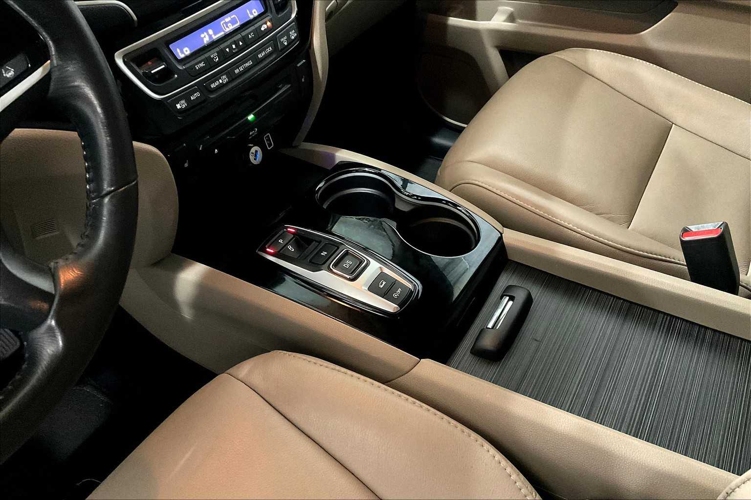 2020 Honda Pilot Touring 8-Passenger - Photo 21