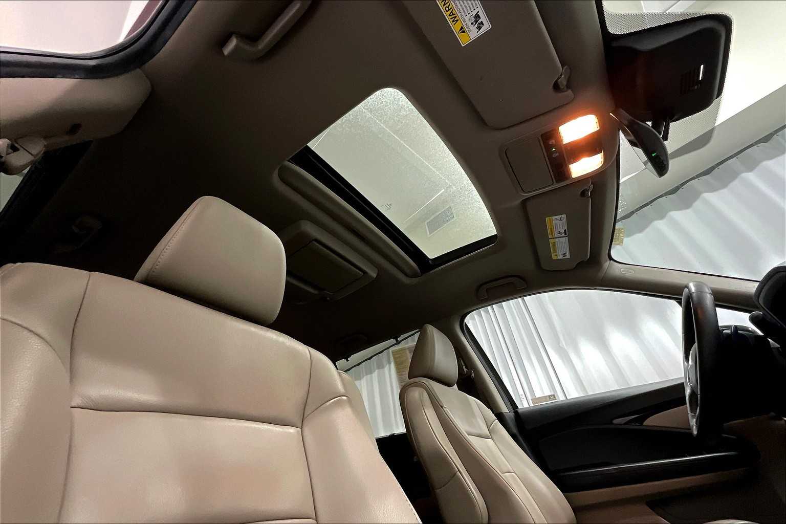 2020 Honda Pilot Touring 8-Passenger - Photo 23