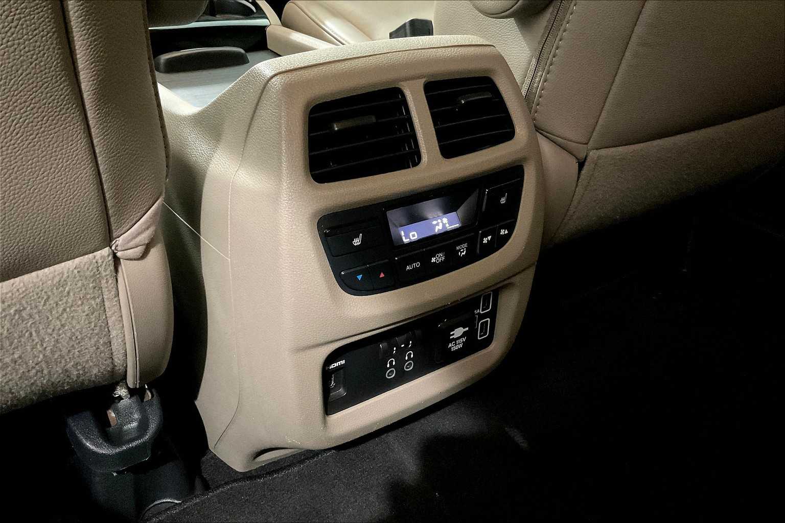 2020 Honda Pilot Touring 8-Passenger - Photo 29
