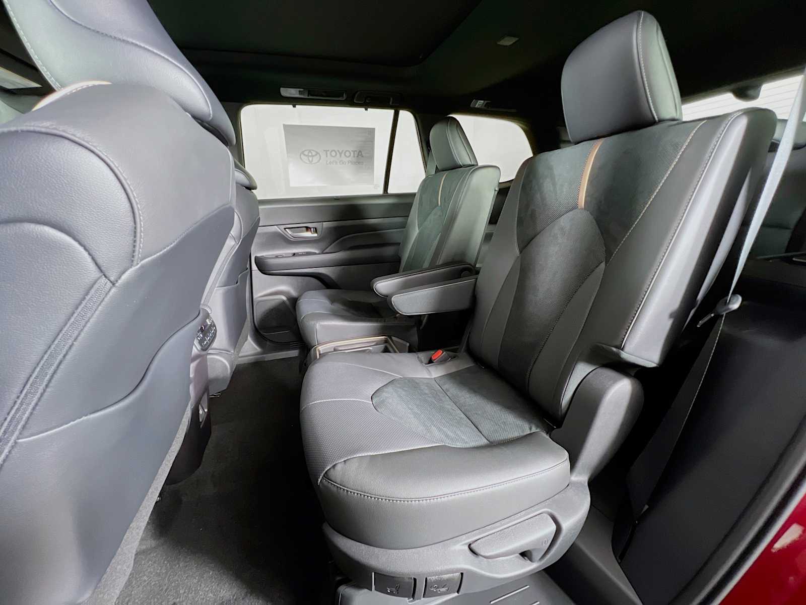 2025 Toyota Grand Highlander Hybrid MAX Platinum - Photo 13