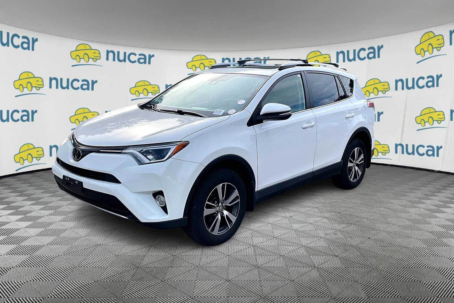 2017 Toyota RAV4 XLE - Photo 2