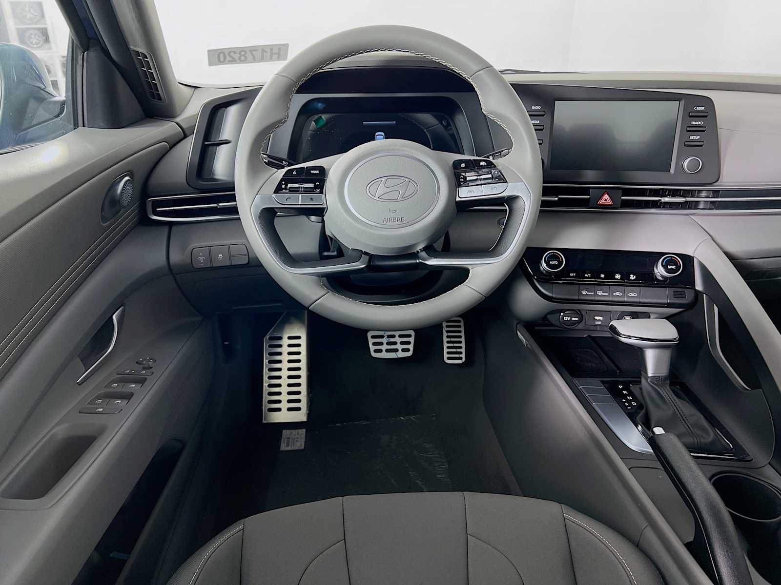 2025 Hyundai Elantra SEL Sport - Photo 14