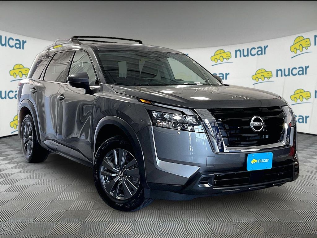 2023 Nissan Pathfinder SV