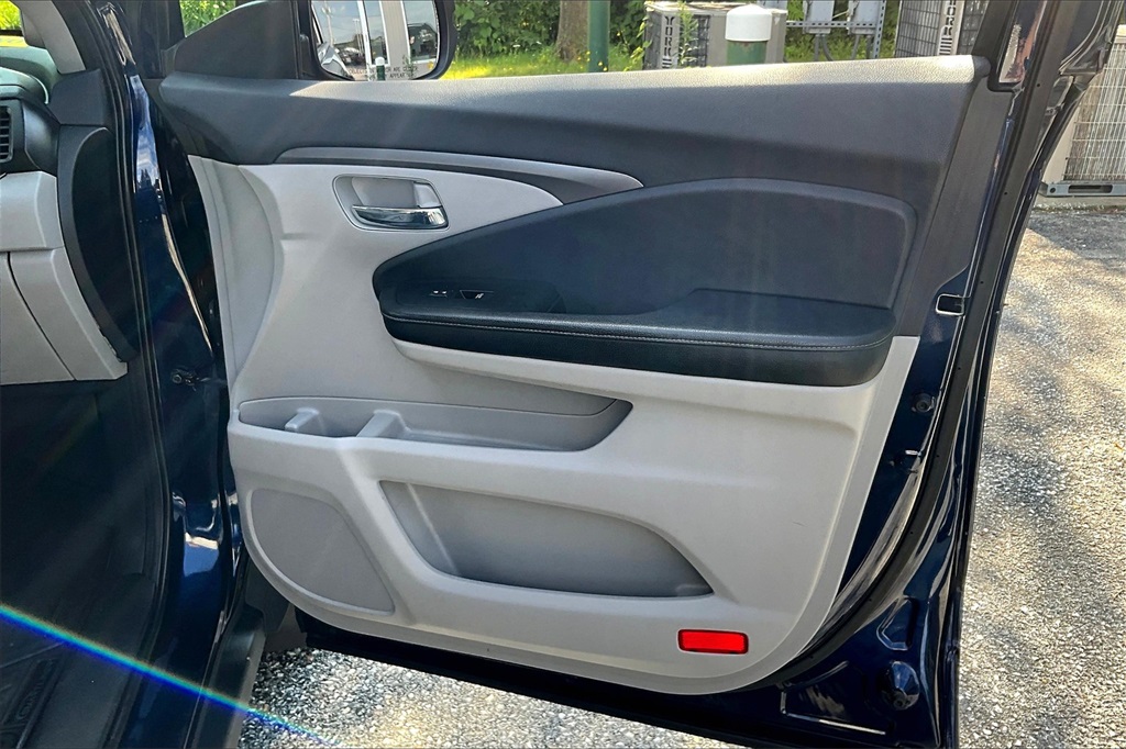 2017 Honda Ridgeline RTL-T - Photo 12