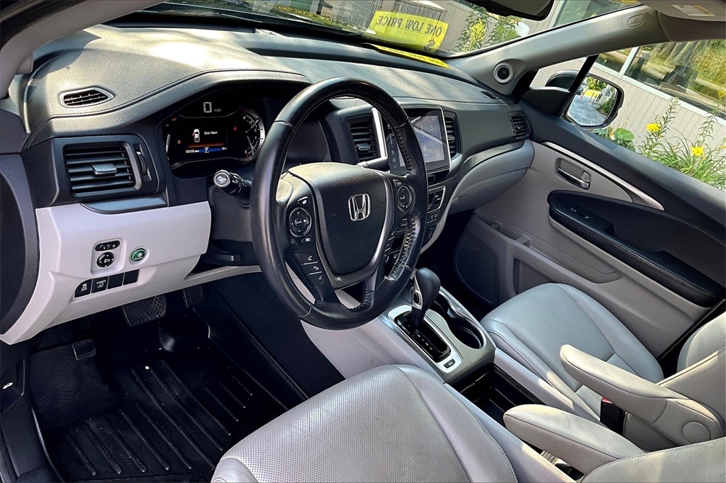 2017 Honda Ridgeline RTL-T - Photo 8