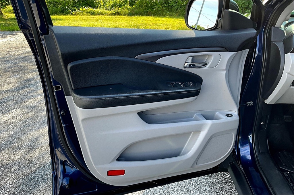 2017 Honda Ridgeline RTL-T - Photo 9