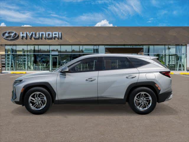 2025 Hyundai Tucson SE - Photo 3